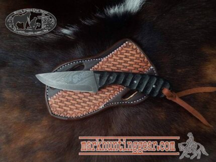 Custom Hamdmade Damascus Steel Cowboy Skinner knife