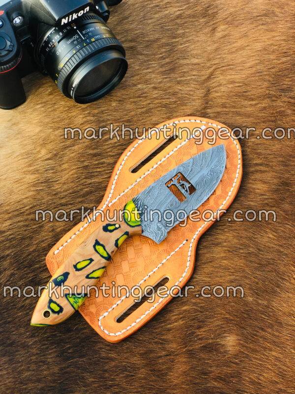 5D0F9FB7-0078-47D4-AB3F-67554D2EF766 Custom Handmade Damascus Steel Cowboy Skinning Knife. - Image 1