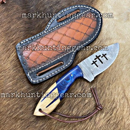 Custom Handmade Damascus Steel Skinning Knife With Leather Sheath.