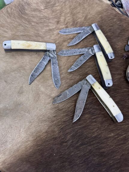 Deal of 4 Trapper Knives